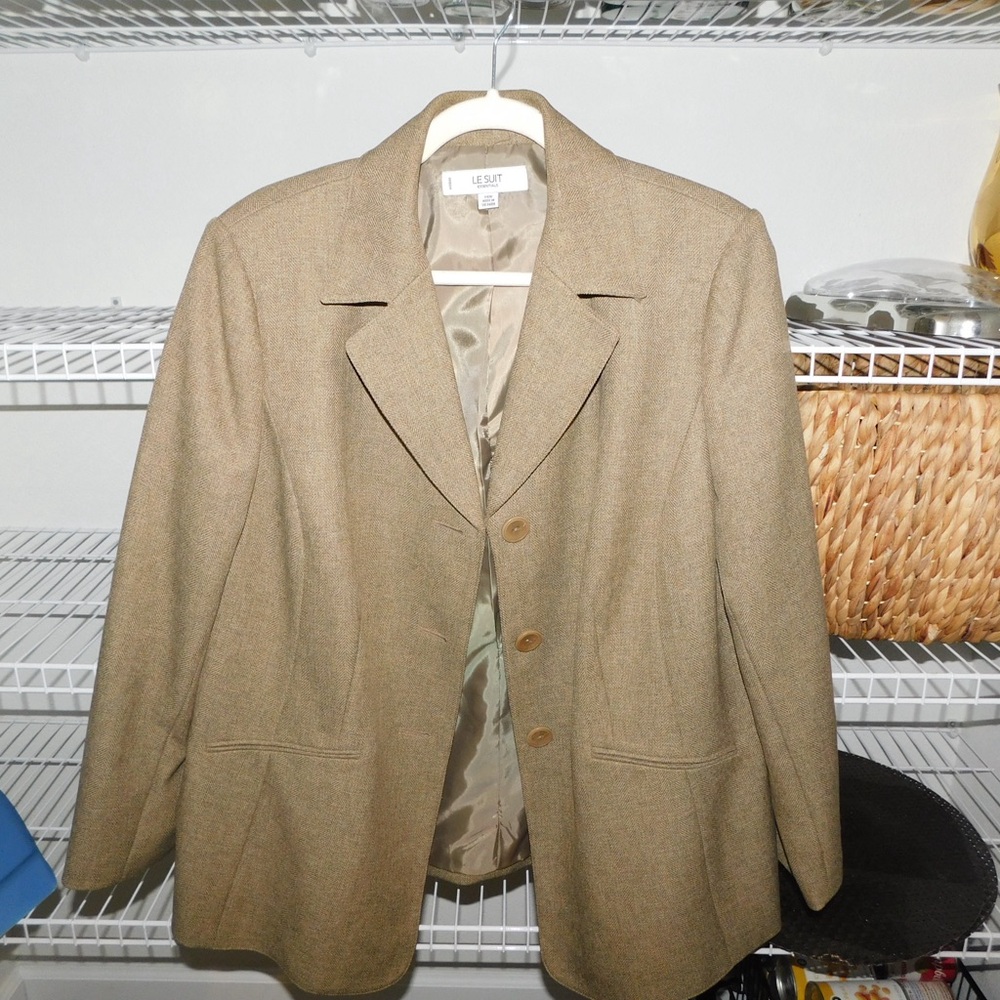 Le Suit Classic Tan Blazer 14W